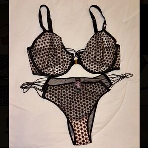 Victoria's Secret Black Lingerie Set 36DDD/XL